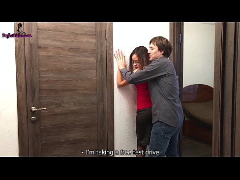 ❤️ Seksikäs kiinteistönvälittäjä runkkaa aistillisesti pilluaan ja nussii myydessään asuntoaan - Krempai ❤️ Pano at us ❤